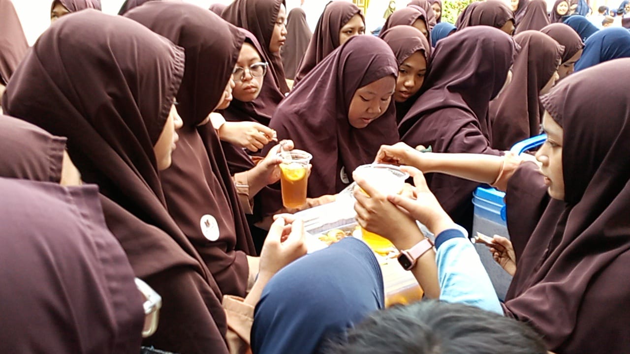 Suasana Darul Istiqamah Bongki Ramai oleh Bazar