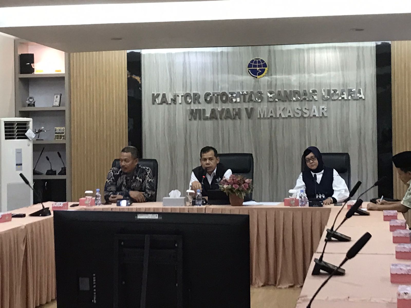 Rapat Koordinasi Kemenag Sulsel dan Otoritas Bandar Udara Wil V Makassar