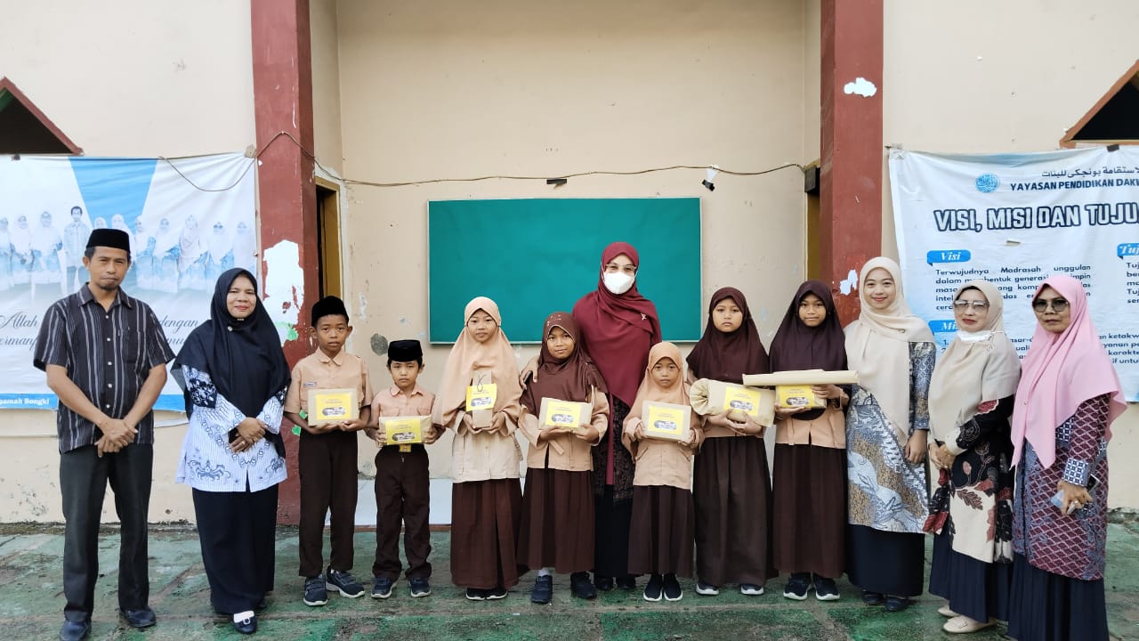 MIS Darul Istiqamah Bongki Tebar Kebaikan Melalui Kamis Seribu
