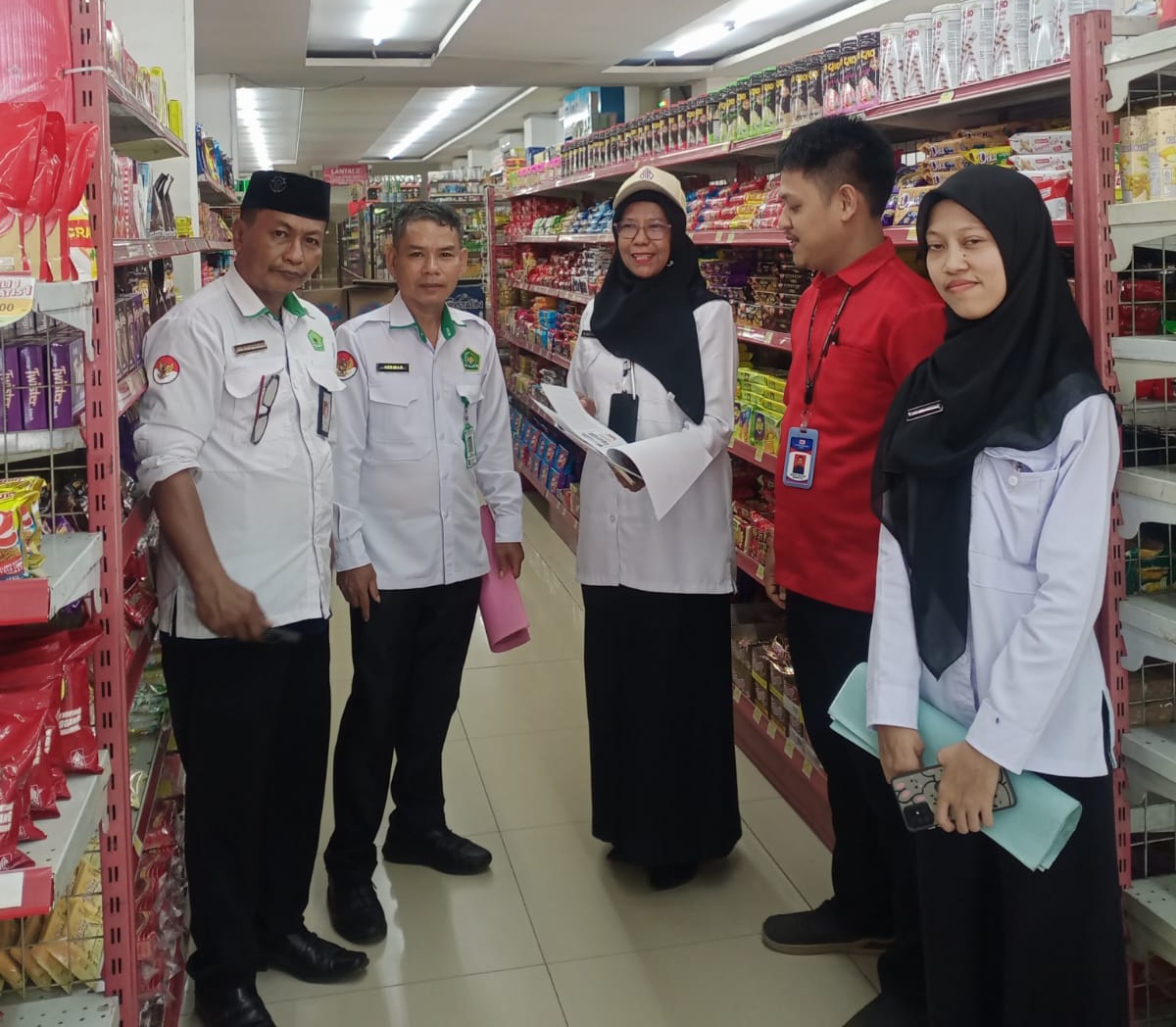 Pengawasan Peredaran Produk Terindikasi Mengandung Babi di Barru