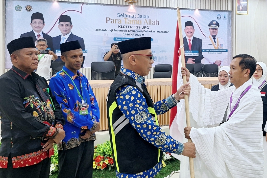 Pendeta Terbang dari Jayapura Hadiri Pelepasan Kloter 29 Embarkasi Makassar
