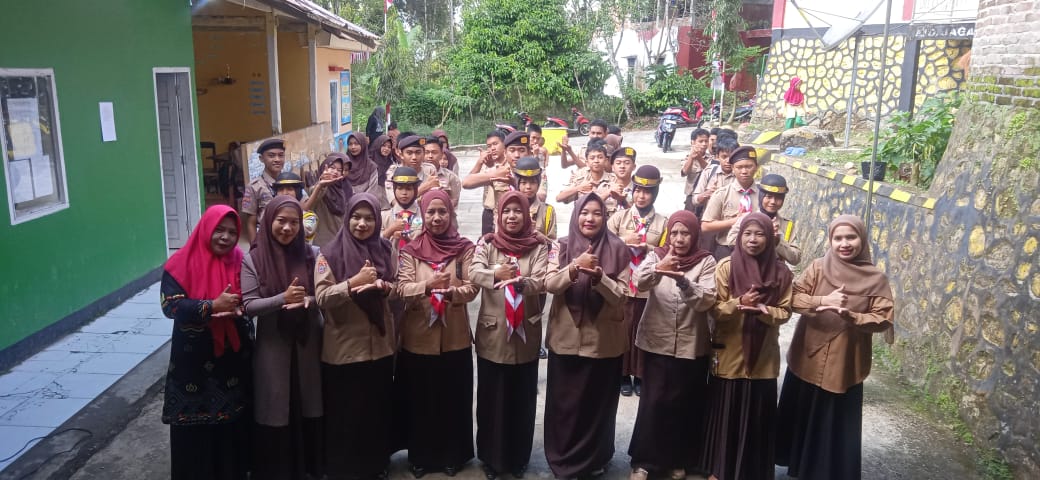Suasana pasca Upacara Hari Pramuka di MA YPPI Sapobonto