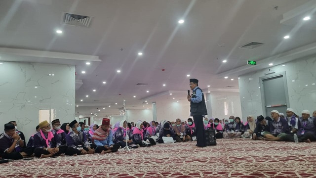 Visitasi dan Edukasi Kloter 7 dan 8, Prof. Waryono Tegaskan Peran Kesalehan Sosial