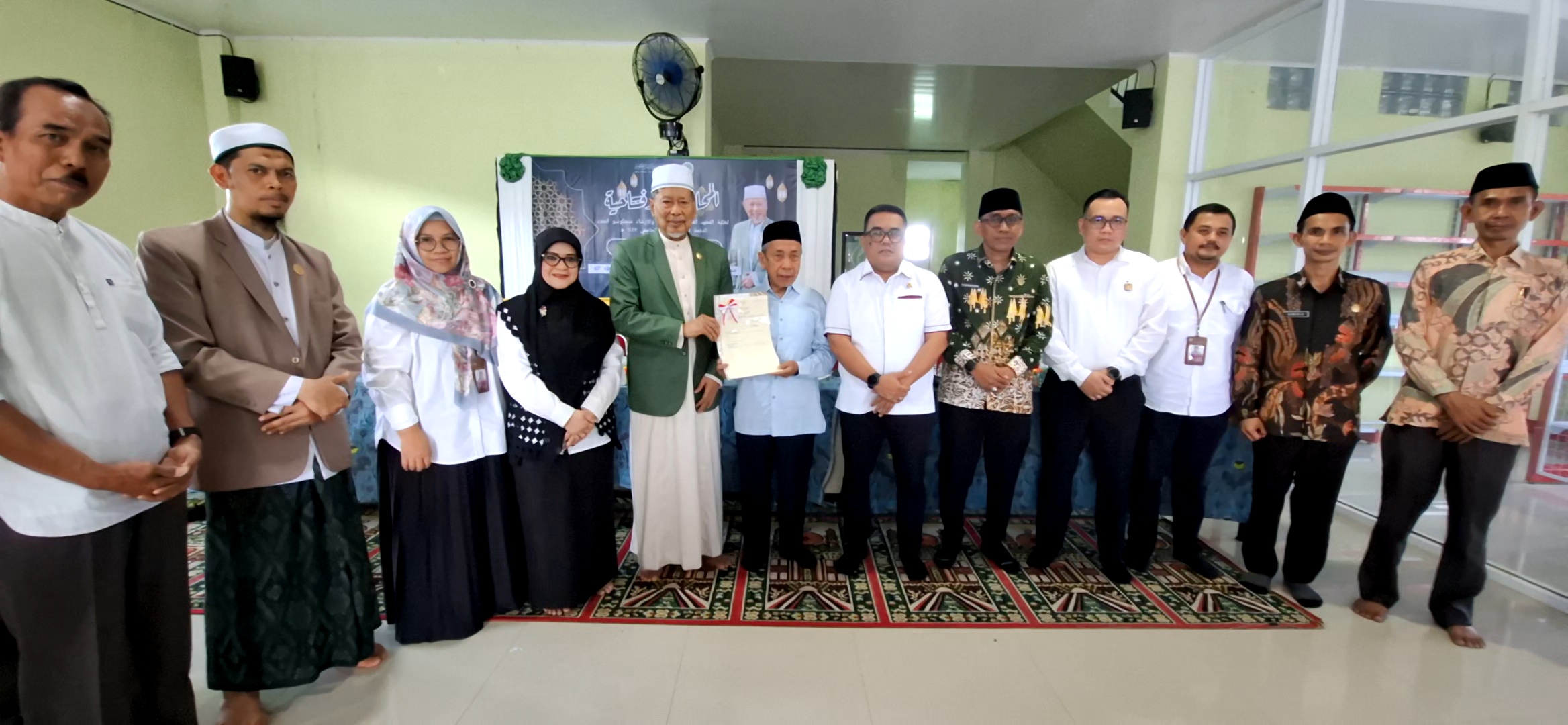 Sinergi Tiga Lembaga di Barru, Kemenag, Kejari dan BPN Serahkan Sertifikat Tanah Wakaf ke DDI Mangkoso