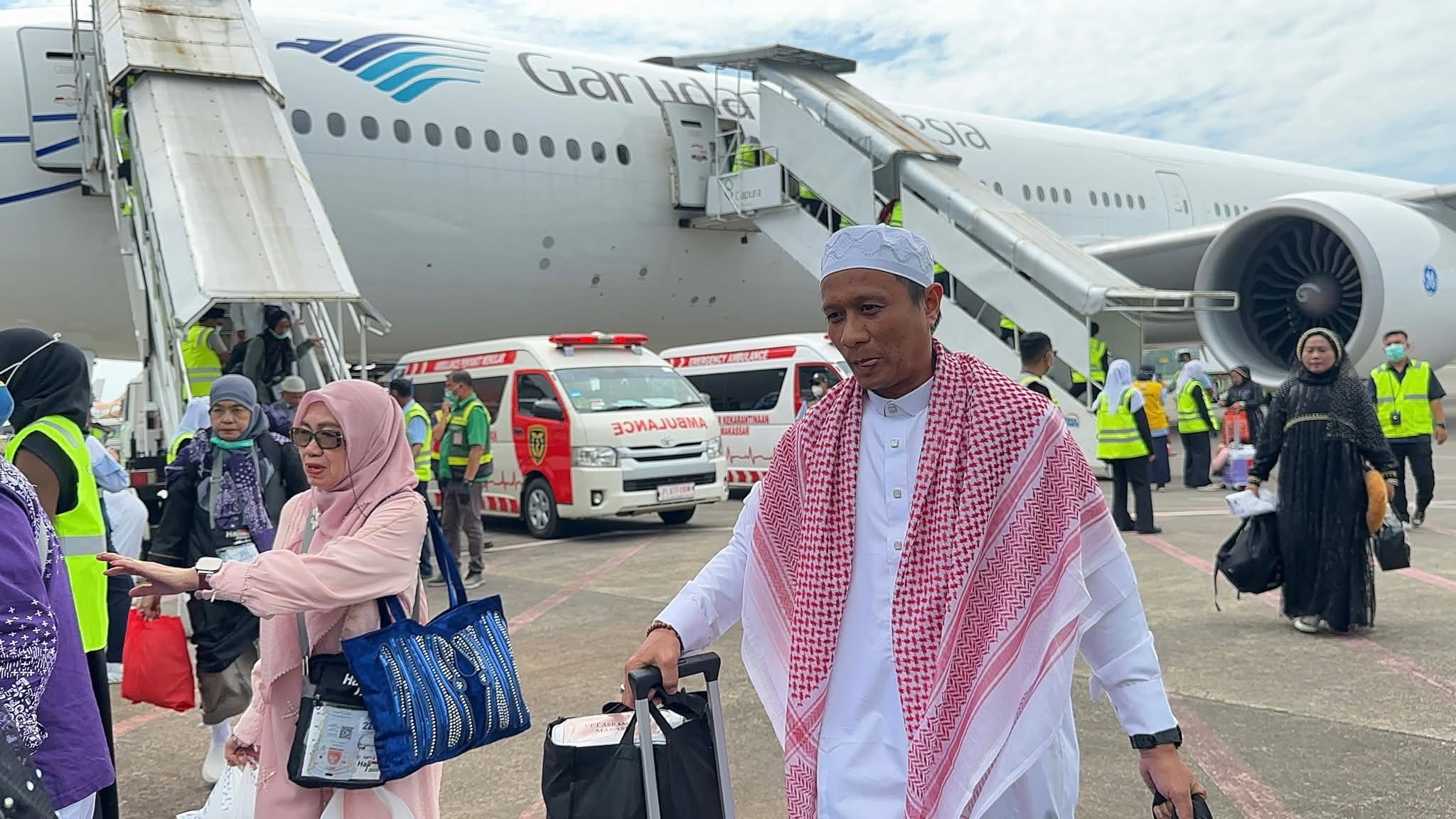 Kloter Sapu Jagad Jemaah Haji Debarkasi UPG Tiba di Tanah Air