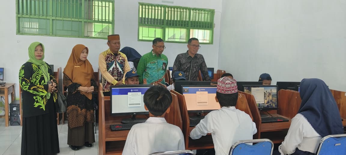Kabid Penmad Pantau Simulasi ANBK di MAN 2 Kota Parepare