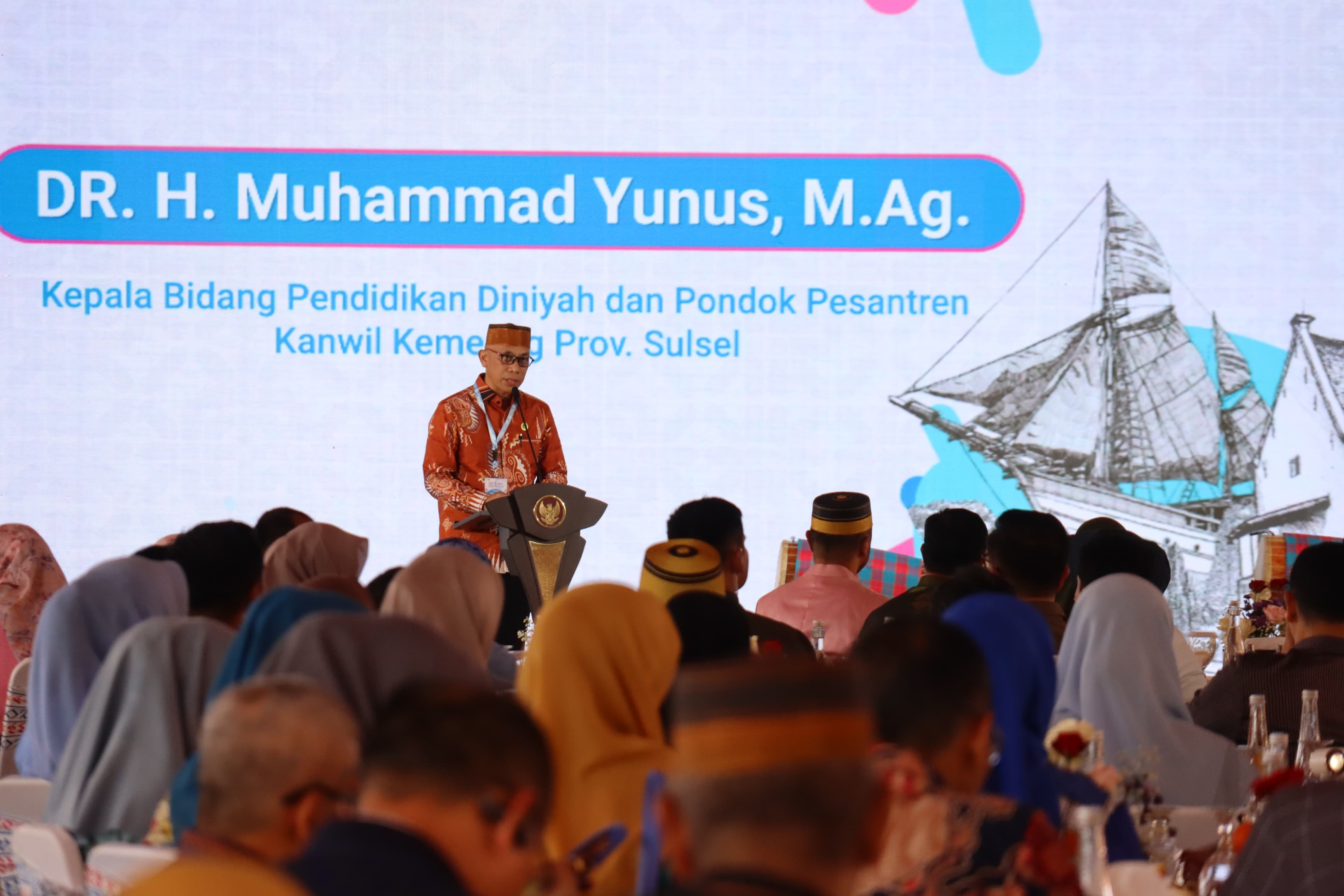 Gelaran Warna Budaya, Istri Wapres Beri Sambutan, Kabid Pontren Lantunkan Doa.