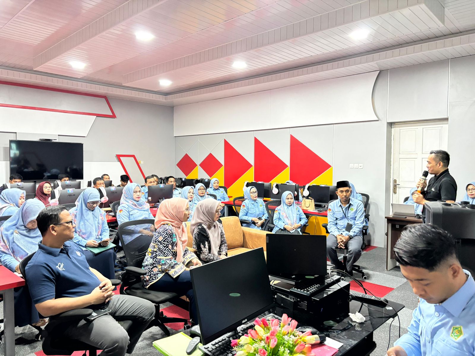 MAN 2 Kota Makassar Kerjasama Telkomsel Gelar Service Excellent