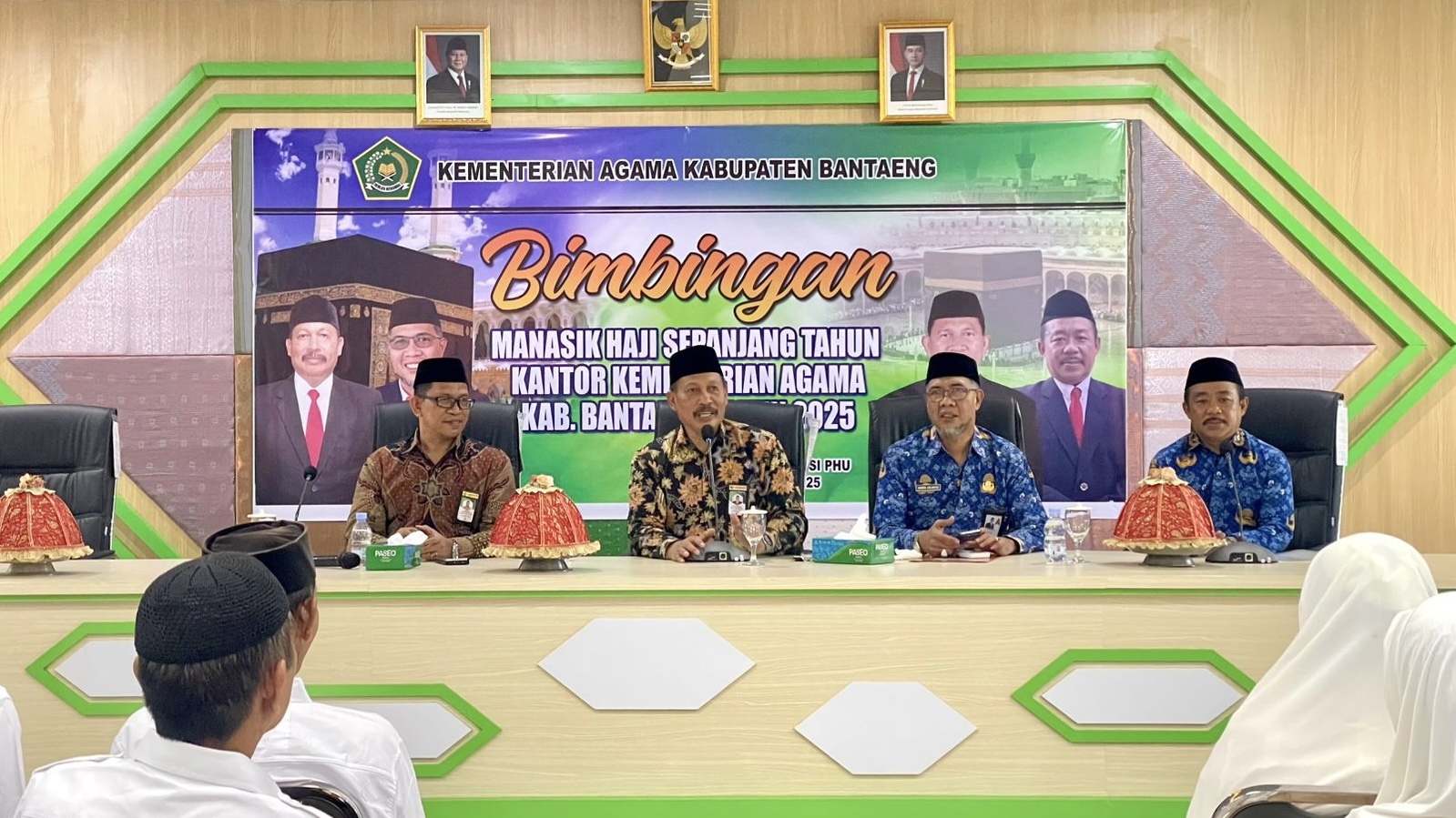 Manasik Haji di Bantaeng, Kakanwil Kemenag Sulsel Harap Ada Penurunan Biaya Haji. Giat ini digelar pada Jumat, 17 Oktober 2025 (Foto: Humas Kemenag Bantaeng)