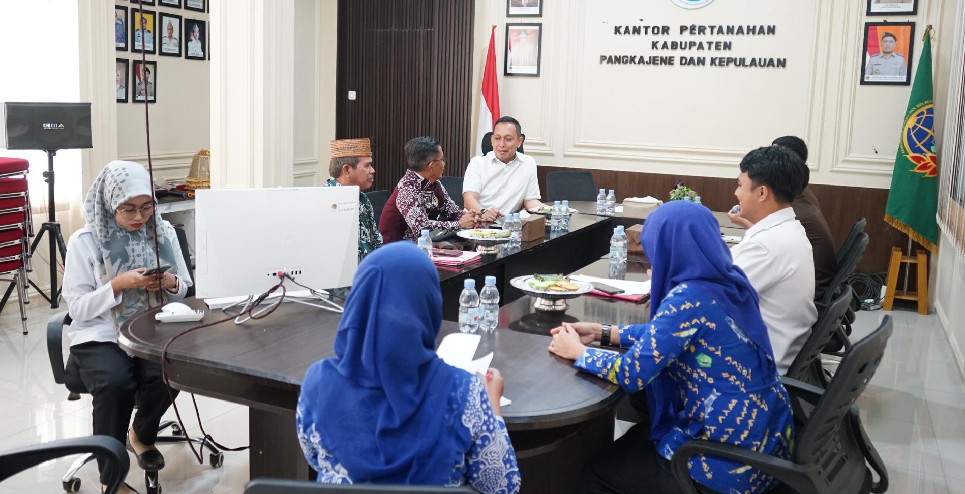 Rapat koordinasi yang berlangsung di Kantor Pertahanan Kabupaten Pangkep