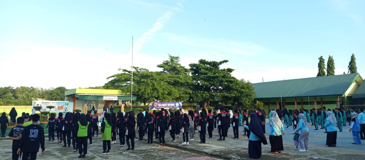 Suasana senam pagi di MAN 4 Bone