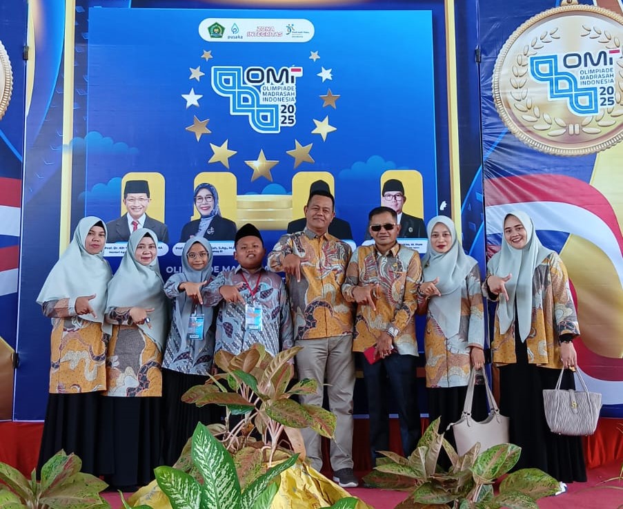 Dua siswa terbaik MIN 7 Bone ikut berlaga pada ajang Lomba Olimpiade Madrasah Indonesia (OMI) Tingkat Provinsi Sulawesi Selatan Tahun 2025