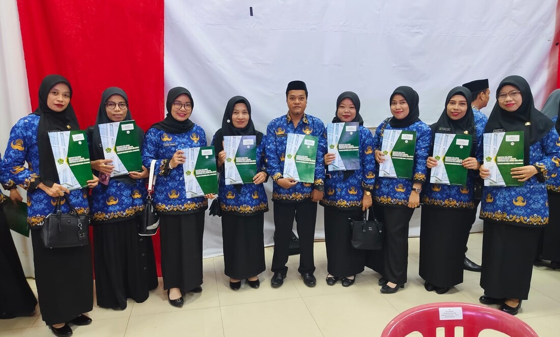 Sesi foto bersama setelah penyerahan SK PPPK