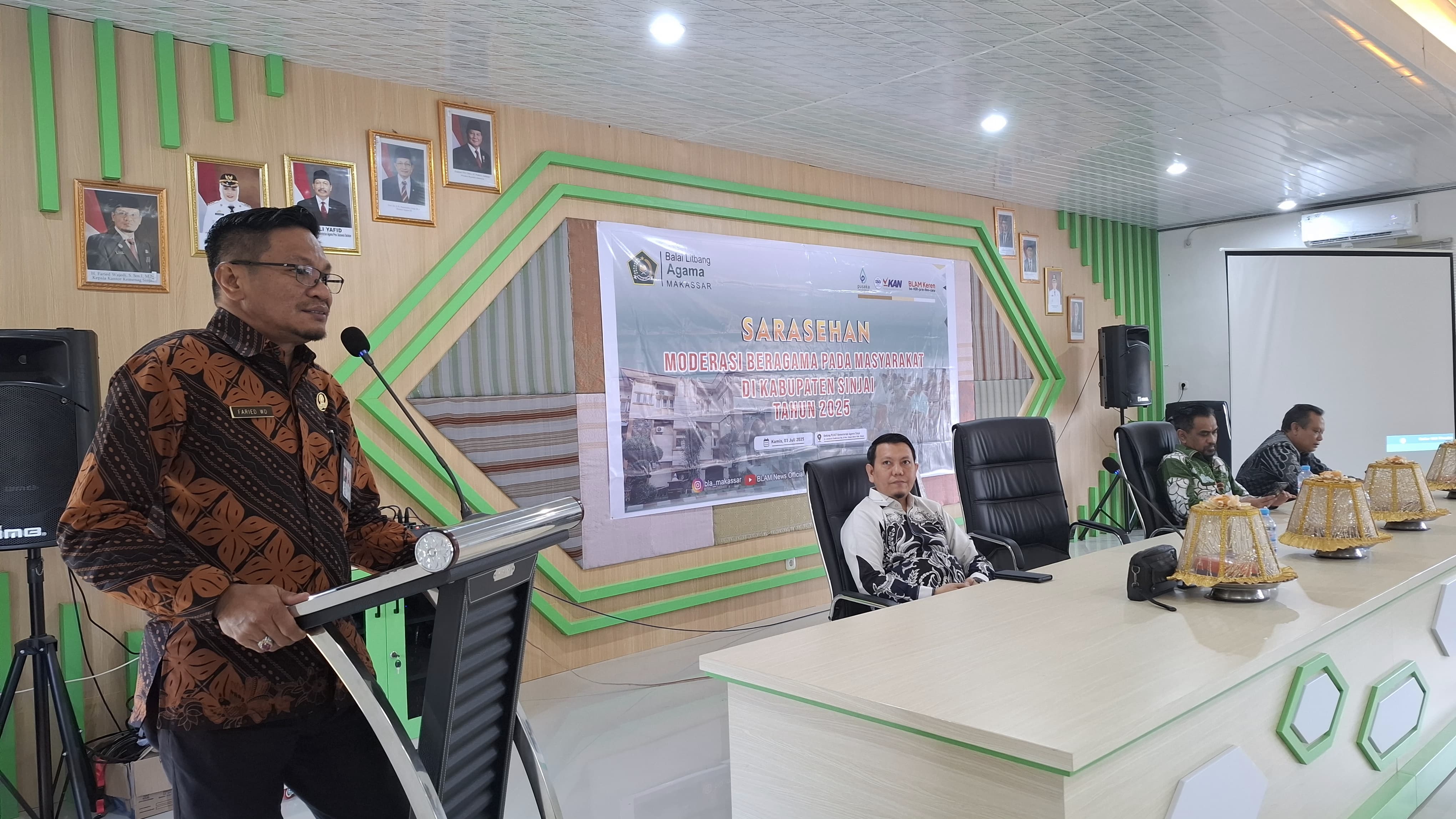 Faried Wajedi saat sambutan dalam kegiatan Sarasehan Moderasi Beragama di Sinjai
