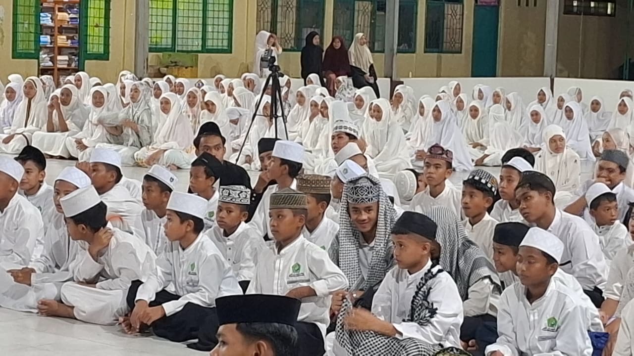 Suasana Dzikir dan Shalawat Hari Santri Nasional Kebupaten Bulukumba di Ponpes Babul Khaer