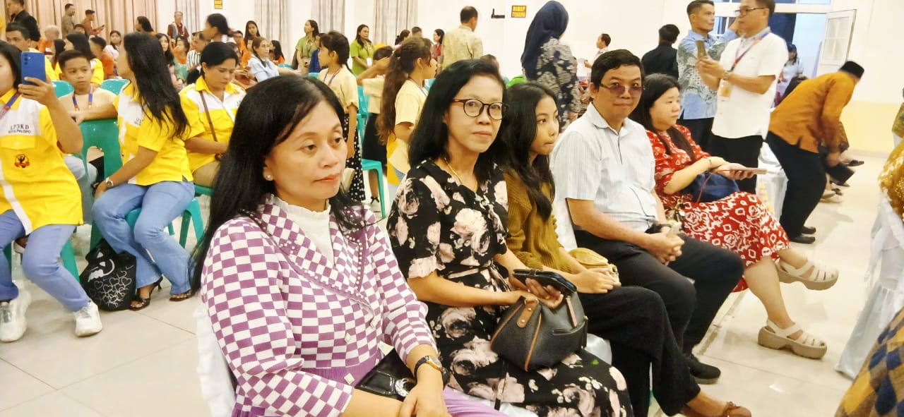 Merpati Sampe Liling penyelenggara Kristen saat menhadiri pembukaan pesparani Katolik
