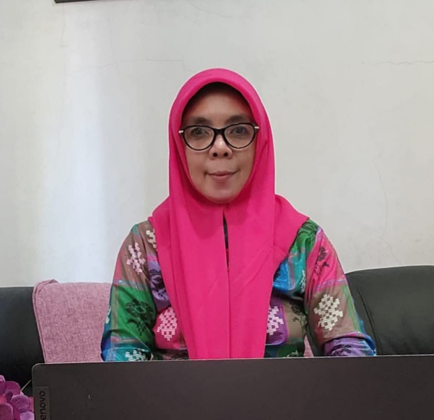 Ketua DWP Kemenag Takalar Hj. Insana Malik Solihin
