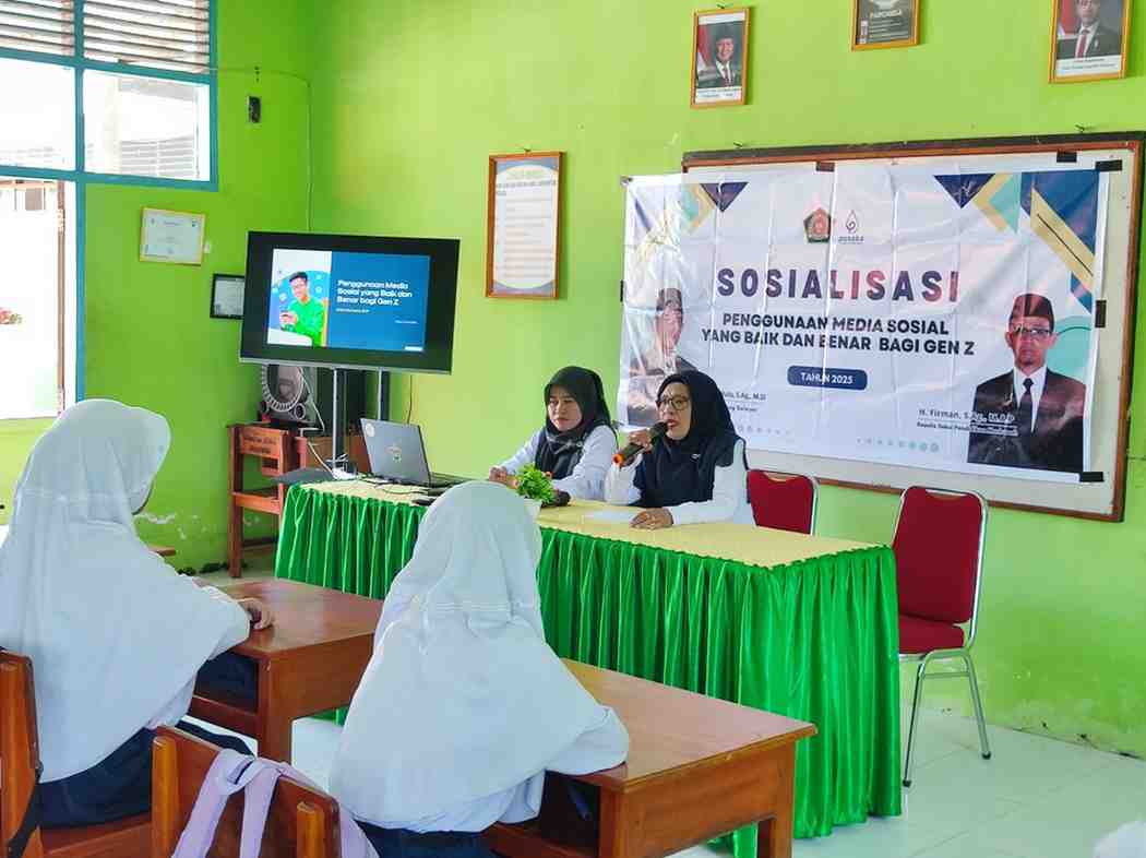 Sosialisasi Pemanfaatan Media Sosial bagi Gen Z
