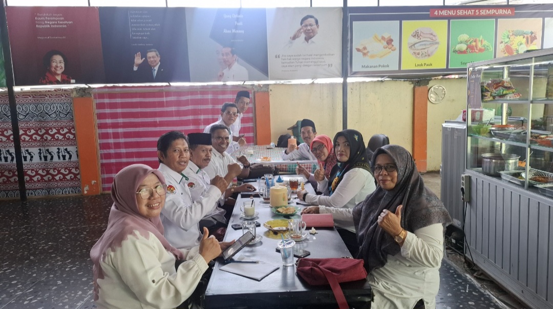 Kasi bimas islam bersama dengan onyulih Agama Islam Saat rapat Persiapan