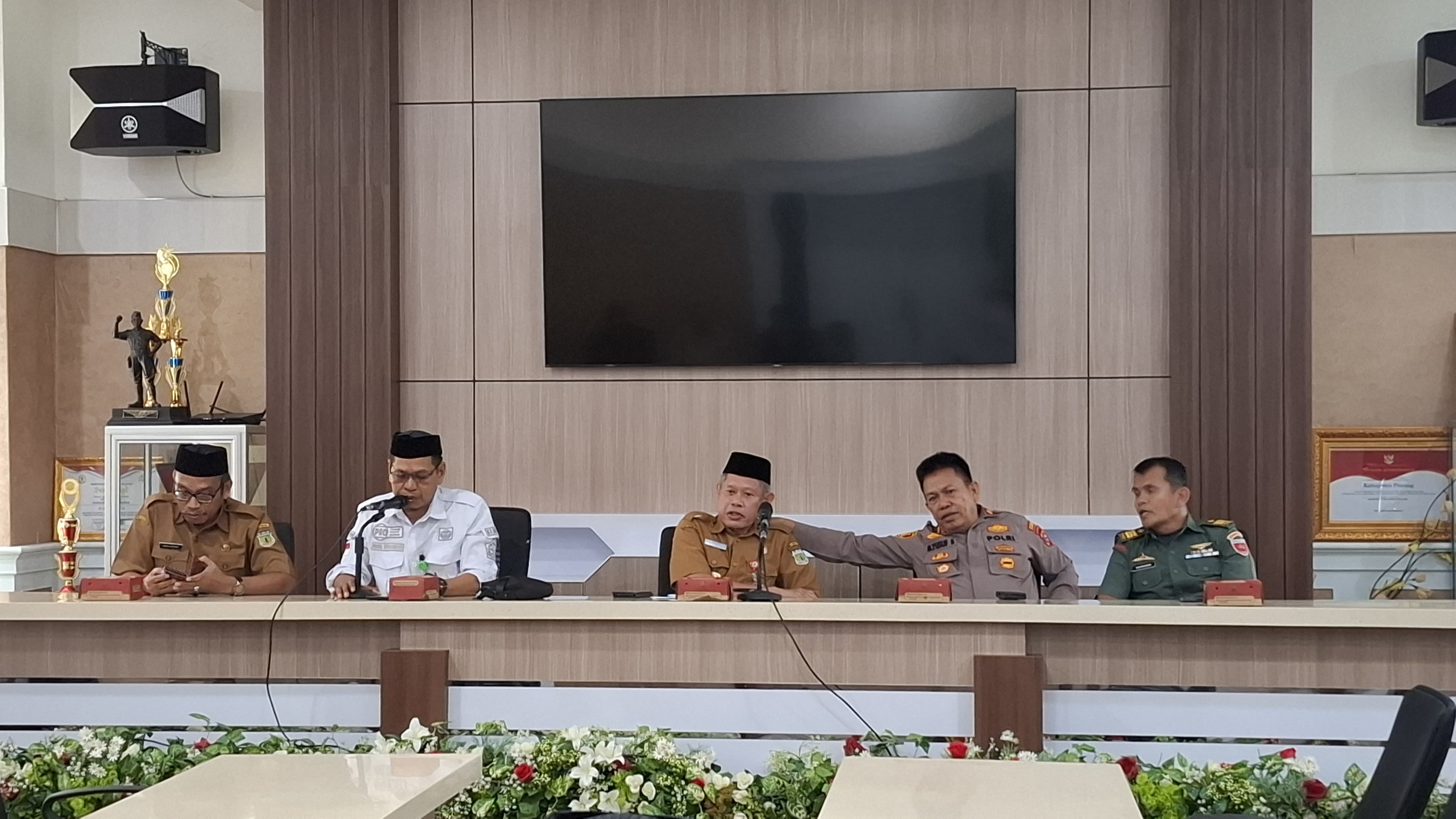 Ruang Rapat Kantor Bupati Pinrang, Jl. Bintang No. 1 Pinrang