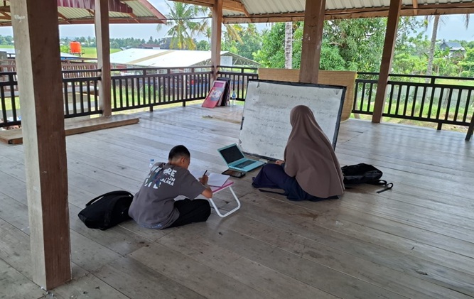 Siap Berprestasi! Murid MA dan MTs Muammar Gandi Jalani Bimbel Intensif OMI