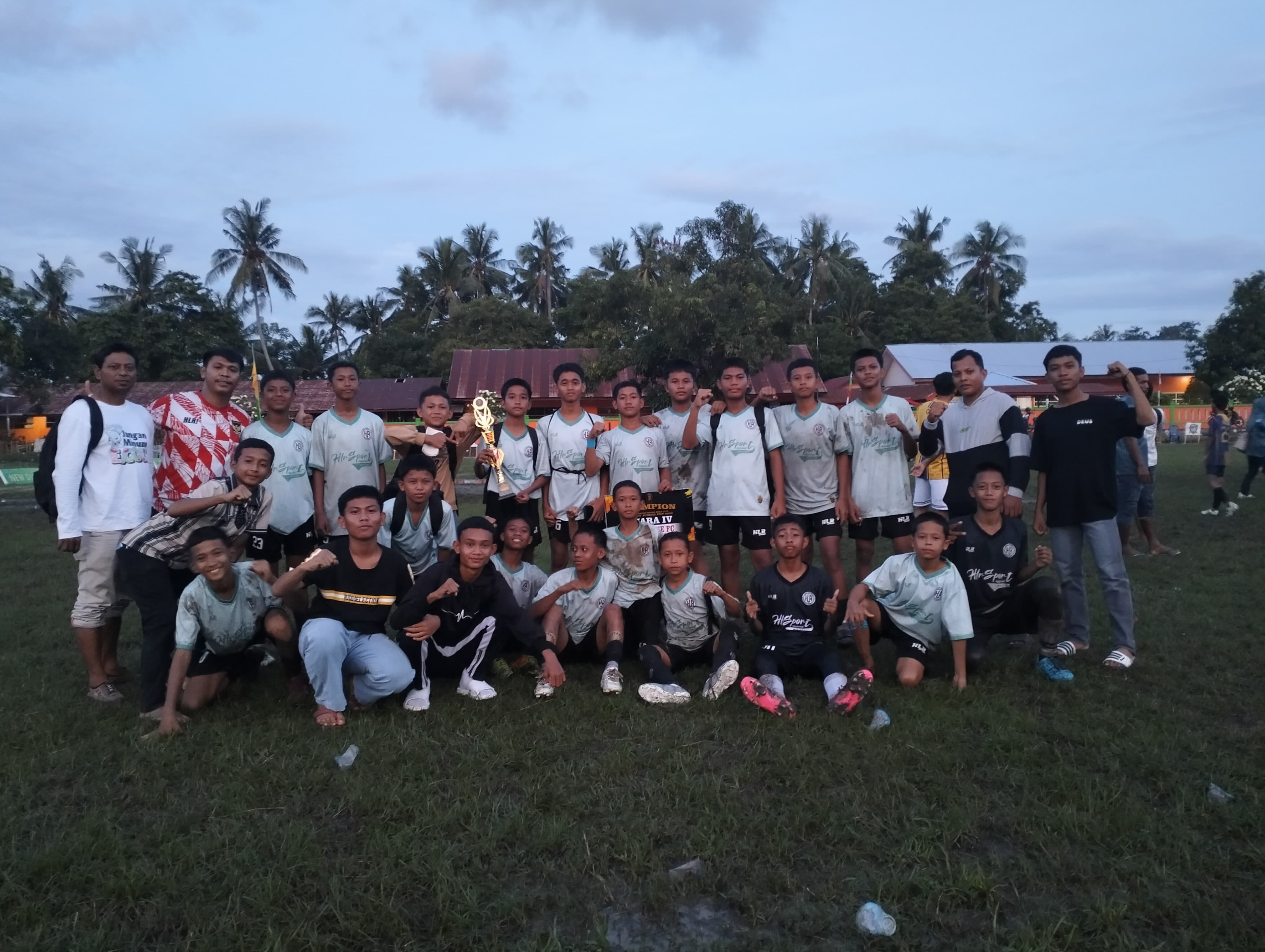 Tim Futsal MTsN 2 BONE Raih Juara 4