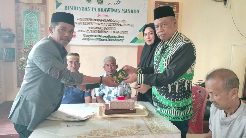 Penyerahan buku nikah setelah akad