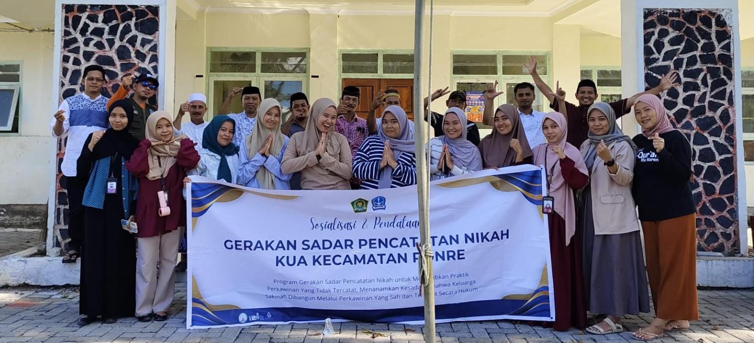 Foto bersama perangkat desa Mappesangka