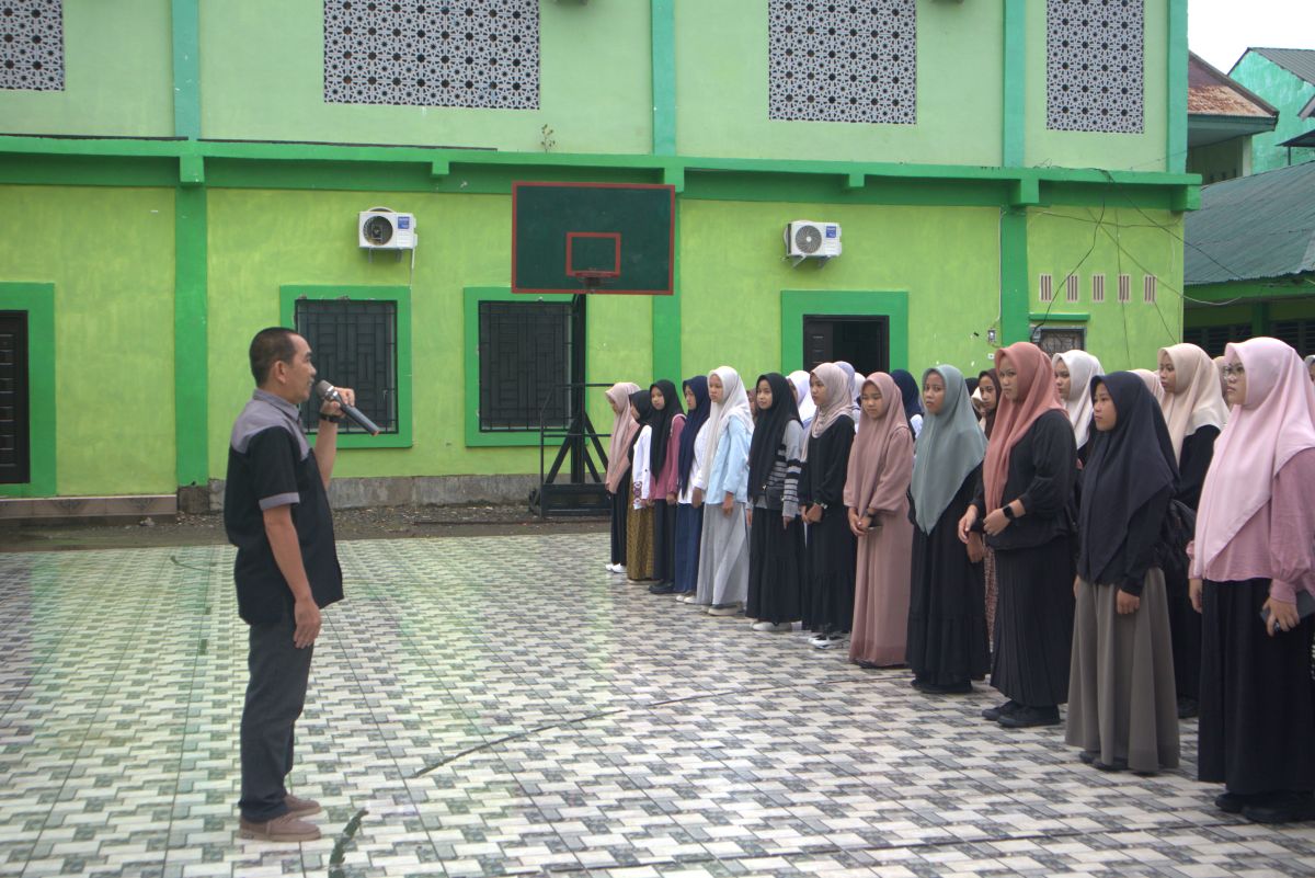 Pengarahan oleh Wakamad Kesiswaan