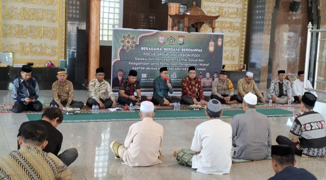Kakankemenag Kota Makassar H.Muhammad beri materi dalam kegiatan Focus Group Discussion (FGD) Deteksi Dini Pencegahan Konflik Sosial dan Keagamaan serta Pembinaan Pengelolaan Wakaf