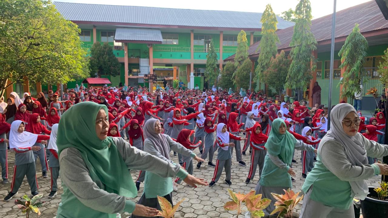 MIN 2 Sinjai Lakukan Senam Pagi Setiap Jumat Demi Kesehatan dan Kebugaran Tubuh