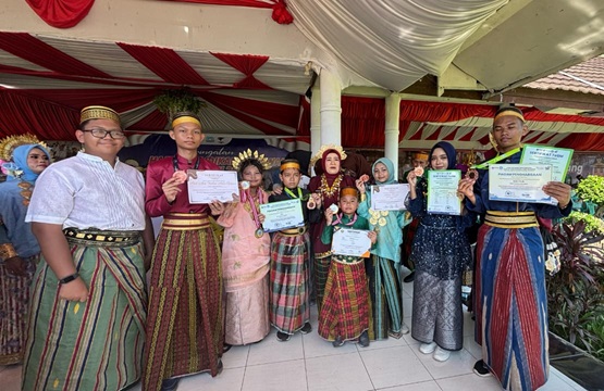 Siswa MTsN 2 Sidrap Peraih Perunggu OLNAS Matematika  Mendapat Apresiasi Bupati Sidrap Pada Upacara Hardiknas.