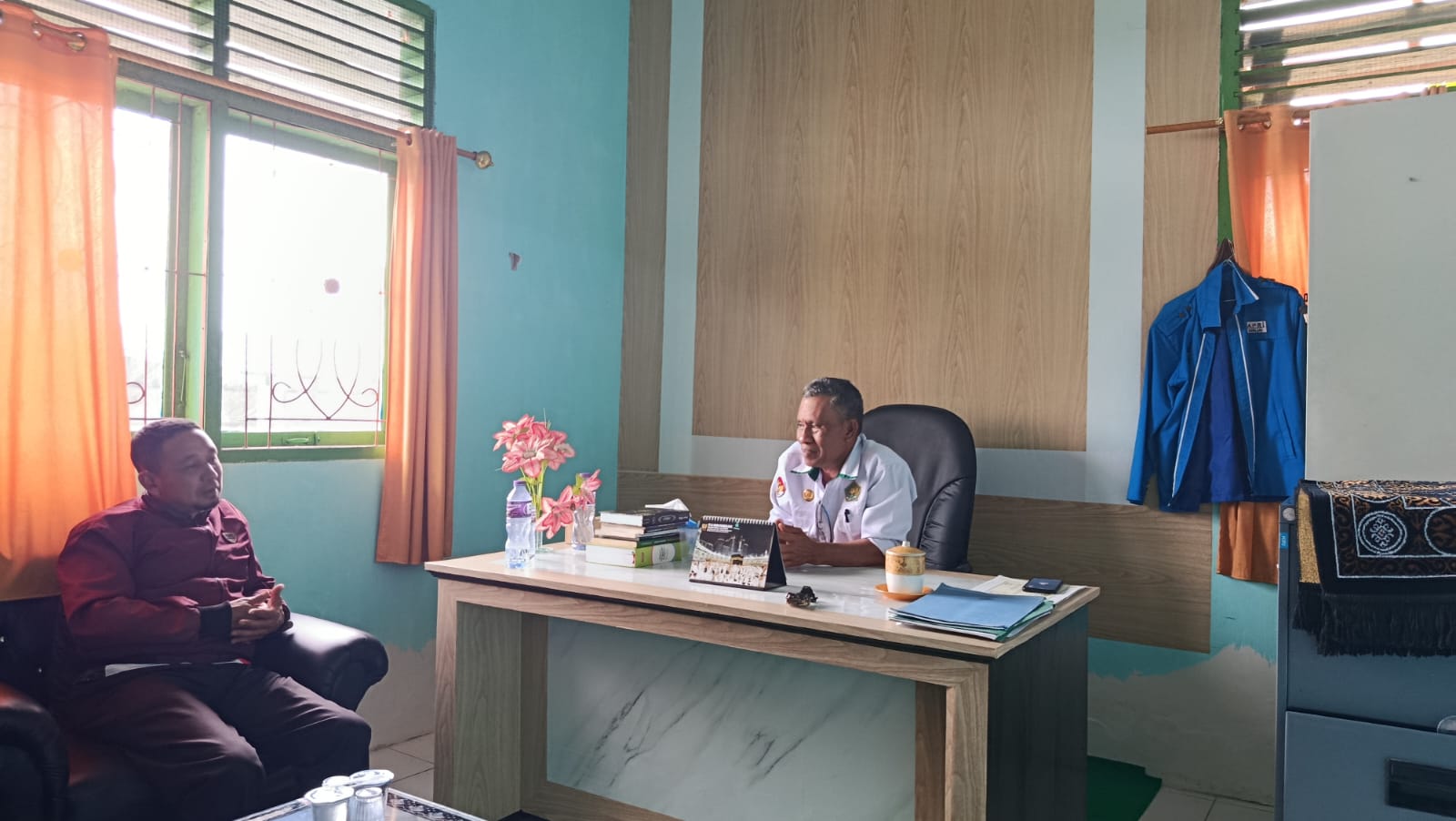 Kepala KUA Sinjai Borong bersama Kepala Desa Bonto Tengnga