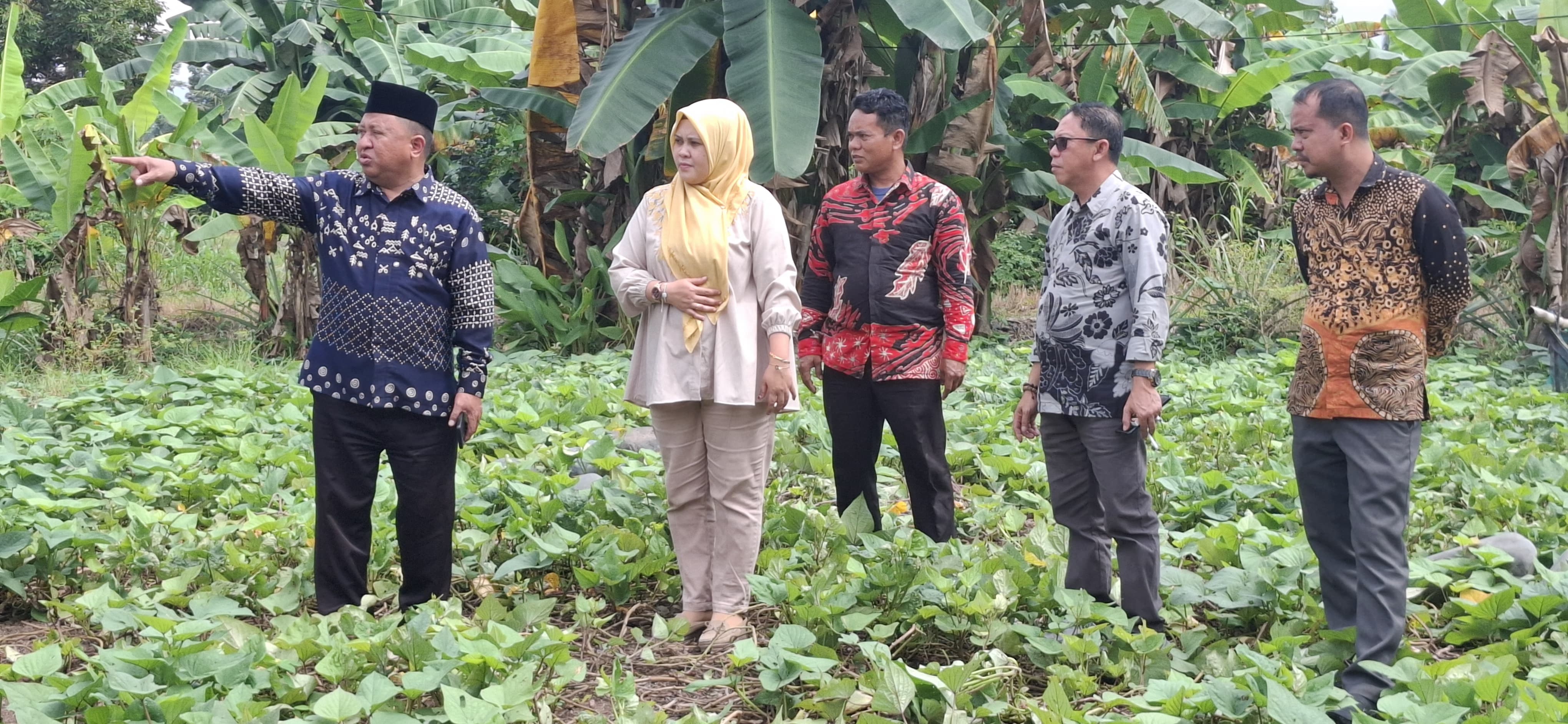 H. Nurul Haq Beri Arahan di KUA Bupon dan Ponrang