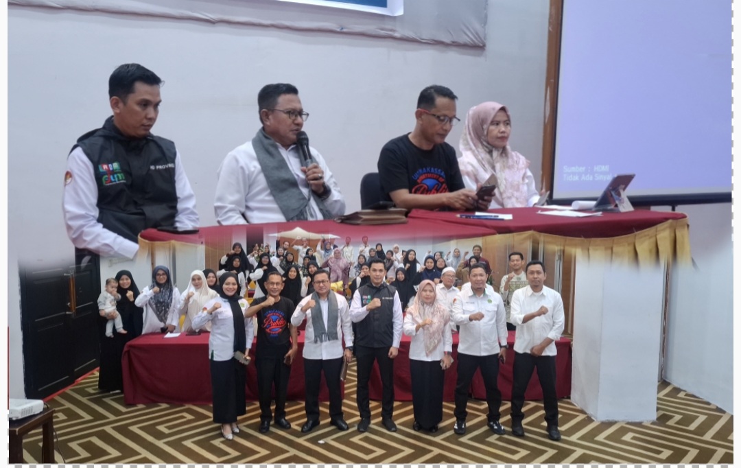 Kakankemenag Kota Makassar H.Muhammad  saat membuka Workshop dan Pendampingan Teknis EMIS, NISN DNT PDUM, Manajemen Ijazah, serta Sosialisasi Juknis BOP RA Tahun 2026 dan Pemanfaatan Platform e-Katalog, di Kota Makassar