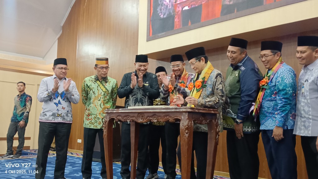 Launching Maros Kota Wakaf oleh Menteri Agama Nasaruddin Umar di Ruang Pola Bupati Maros.