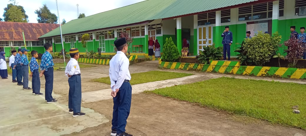 Kegiatan Kuliah Tujuh Menit (Kultum) di MTsN 2 Sinjai