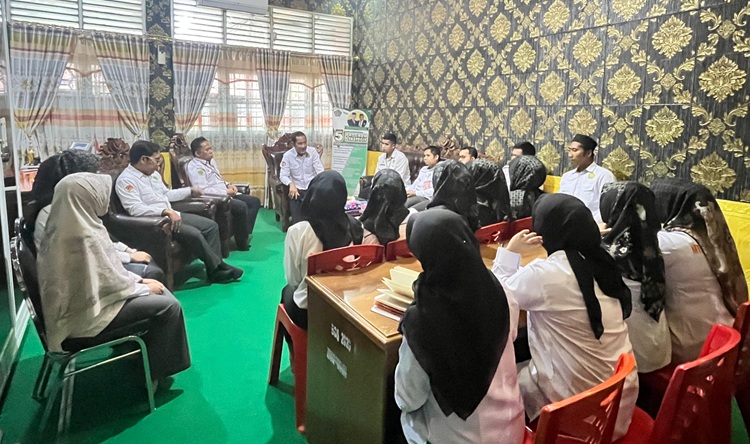 Tingkatkan Kinerja Wali Kelas, Kamad MTsN 2 Sidrap Adakan Briefing