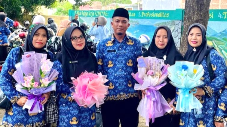 Momen usai pelantikan Empat PPPK MIN 1 Bulukumba bersama Kepala Madrasah