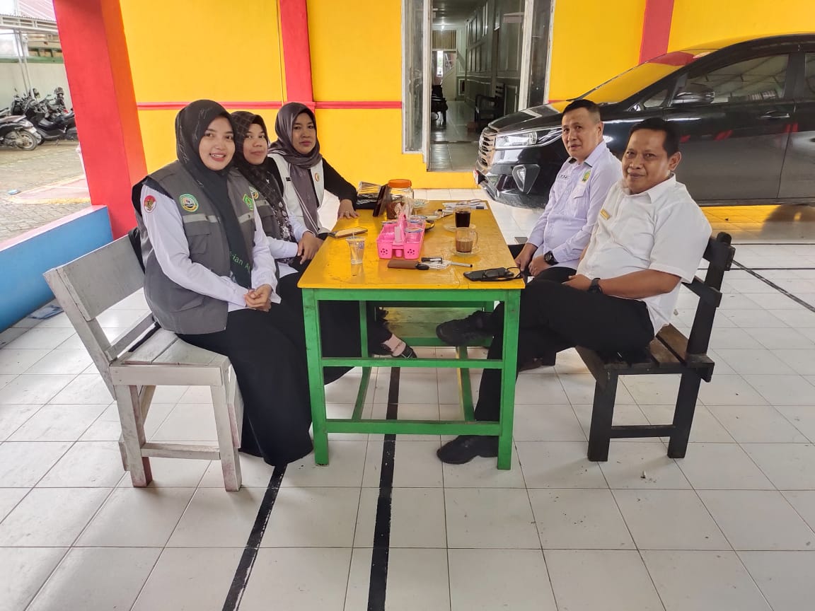 Pengurus KKG MI Provinsi bersama Kepala Kantor Kemenag Bone