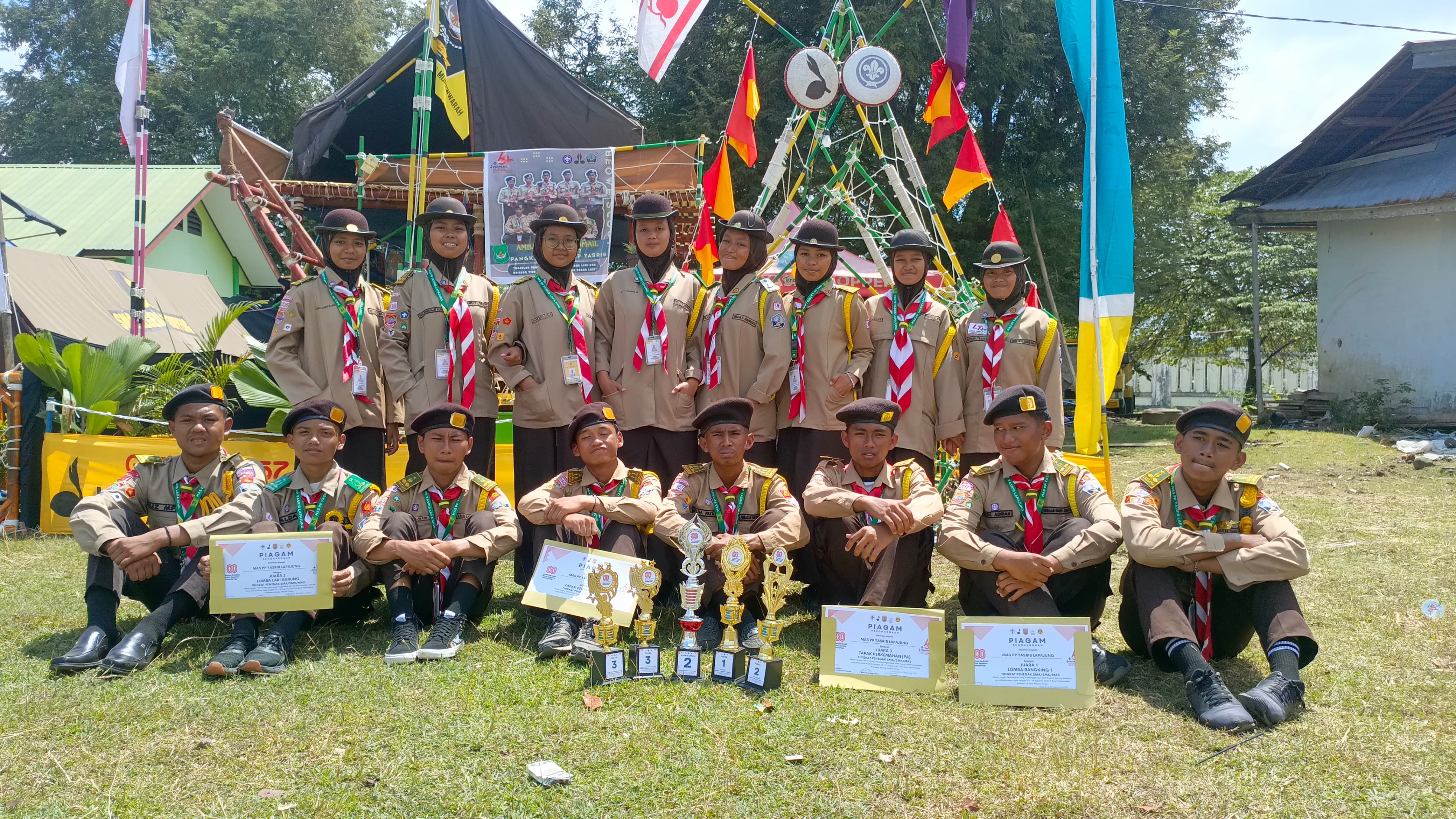 Foto bersama Tim Pramuka MAS PP Yasrib Lapajung