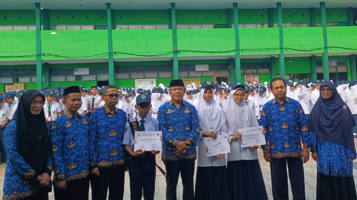 MTsN 1 Bone Menyalakan Cahaya Literasi: Mengukuhkan Duta dan Inspirasi Perpustakaan 2025