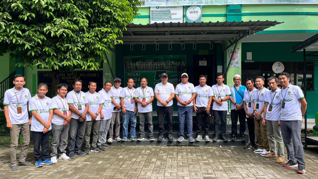 Suasana Kunjungan Kakan Kemenag Bulukumba, Abdul Rafik di MTsN 1 Bulukumba