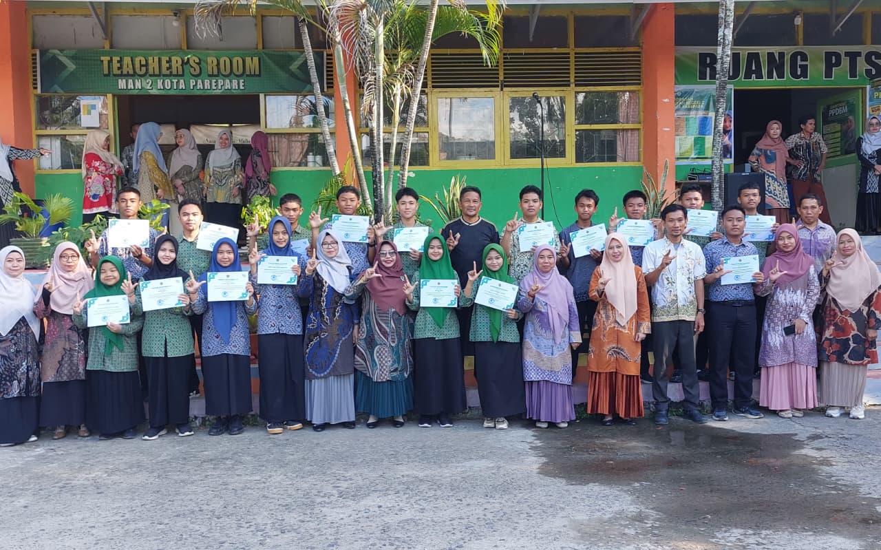 Siswa MAN 2 Kota Parepare Peroleh Penghargaan Juara OMI