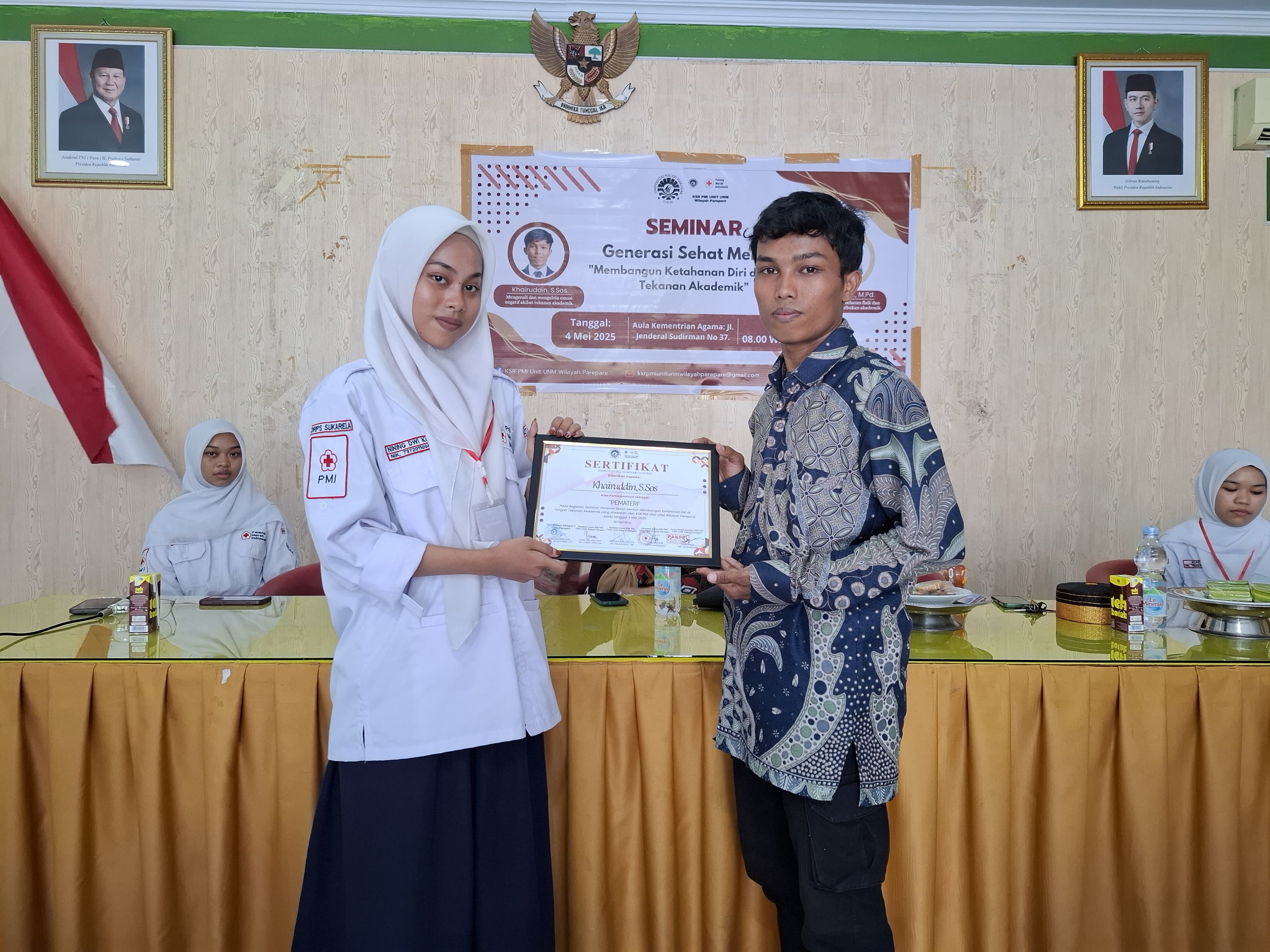 Guru Ekskul MAN 1 Parepare Jadi Pembicara pada seminar UNM