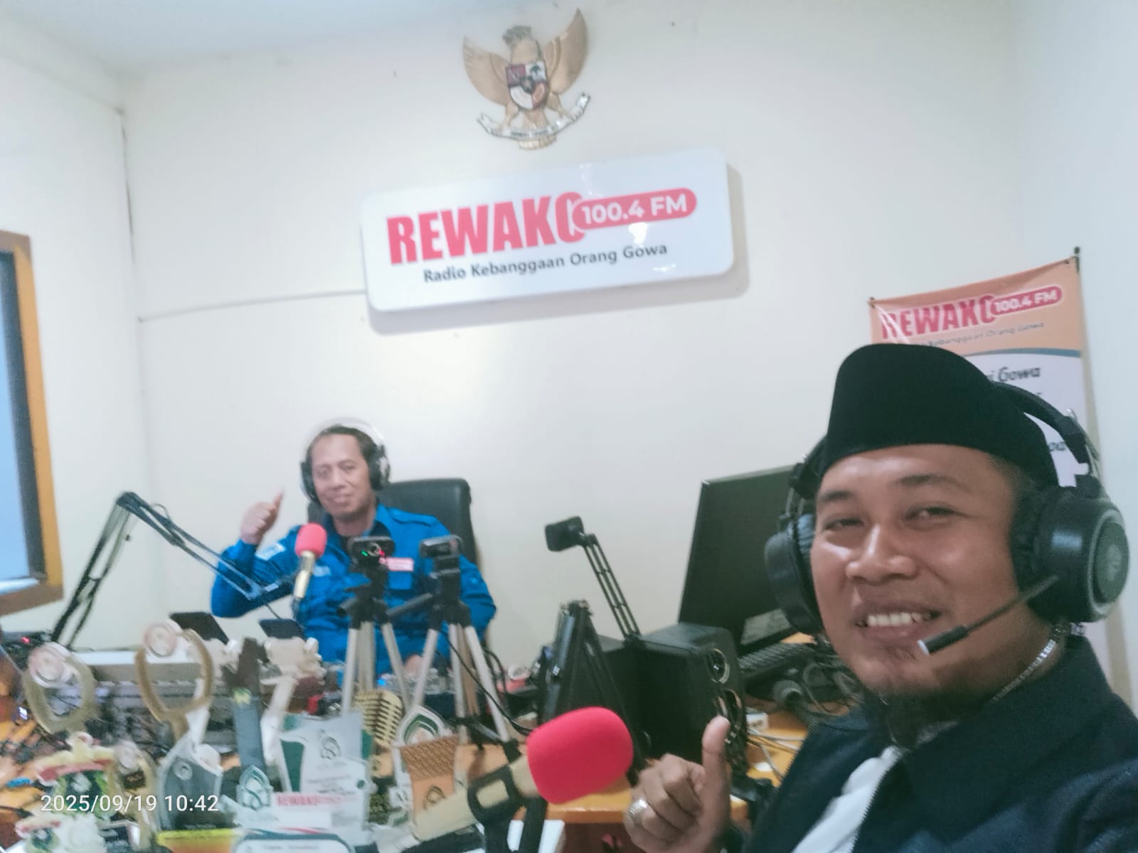 Asrofi di Rewako FM