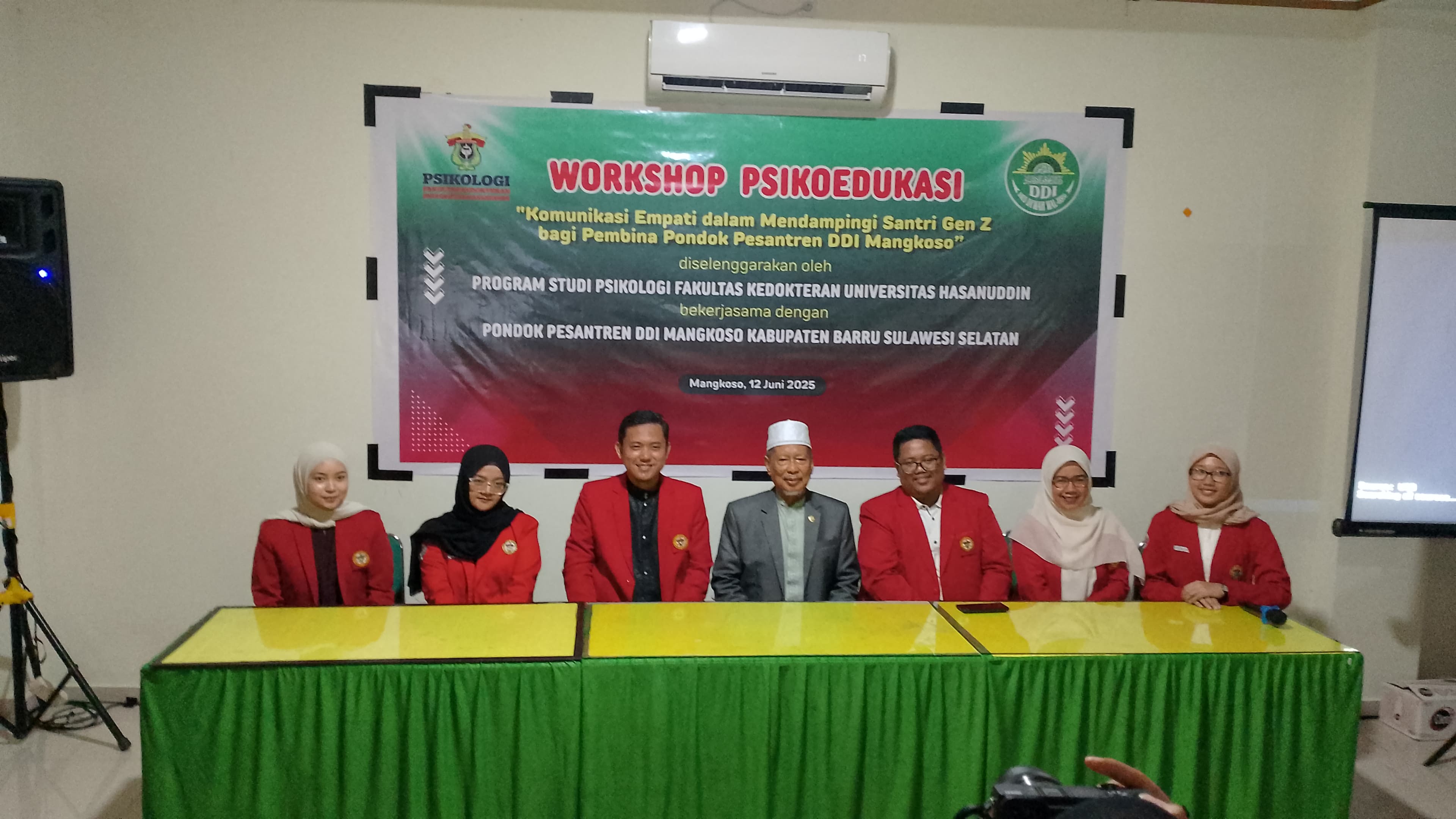 Workshop Psikoedukasi Bersama Prodi Psikologi UNHAS: Bangun Komunikasi Empati antar Pembina dan Santri Gen Z di DDI Mangkoso