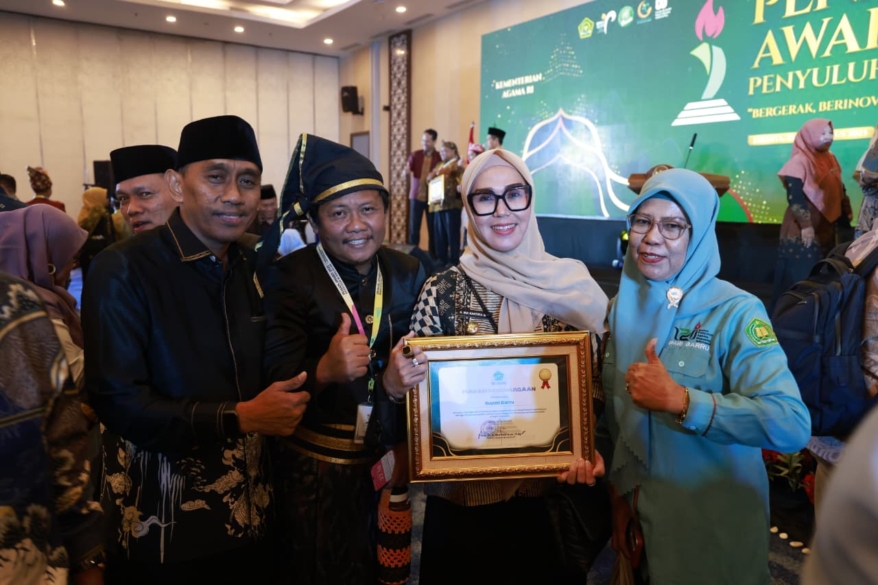 Bupati Barru Peduli Penyuluh Agama Raih Penghargaan dari Menteri Agama RI
