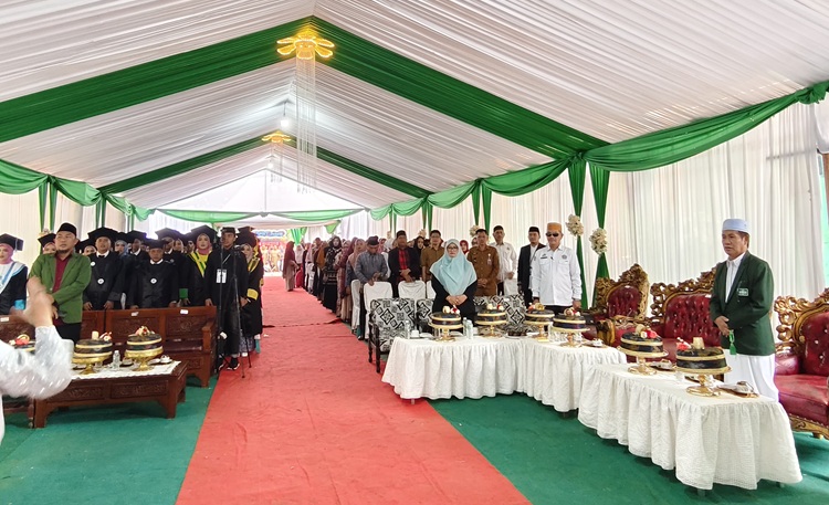 Hadiri Wisuda S1 IAI DDI Sidrap, Plh Kakan Kemenag Sidrap Sampaikan Ini