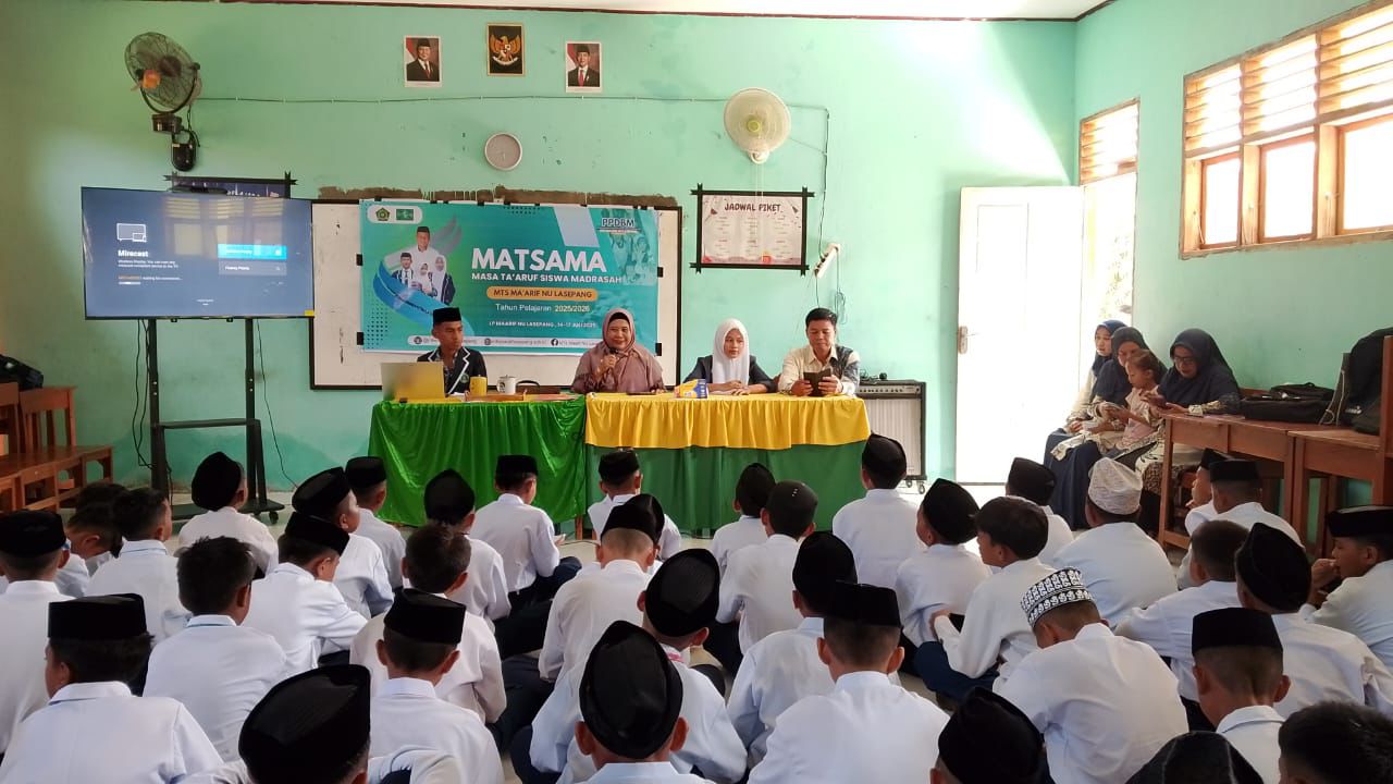Pengawas Bina Kunjungi MTs Ma’arif NU Lasepang pada Rabu, 16 Juli 2025 (Foto: Humas MTs Ma'arif NU Lasepang)